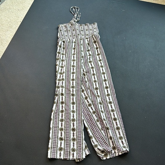 💜5 for $25 White floral jumpsuit - Picture 4 of 4